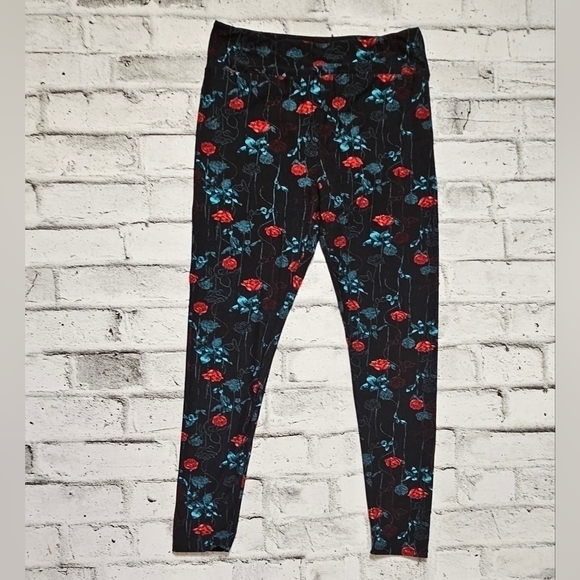 Lularoe Leggings 2.0 Black Outline Gorgeous Realist Roses - Picture 1 of 6